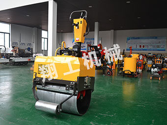 道路養(yǎng)護(hù)責(zé)任重大，小型壓路機(jī)需求迅速增長(zhǎng)