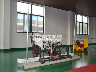 快看！你不知道的手扶混凝土攤鋪機施工優(yōu)勢