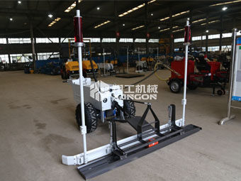 客戶廠房施工，小型激光整平機(jī)助“一臂之力”