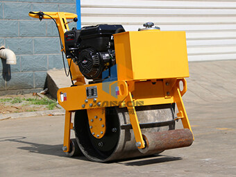 適合公路養(yǎng)護的小型壓路機真的挺不錯！