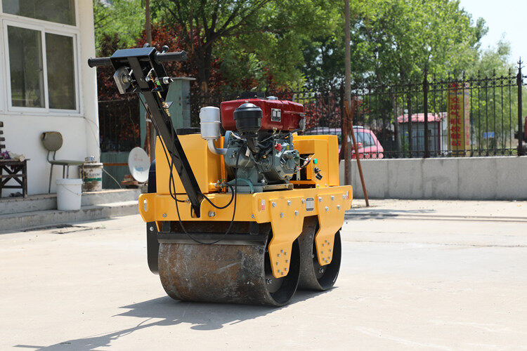 為什么小型壓路機(jī)會漏油？該如何解決？