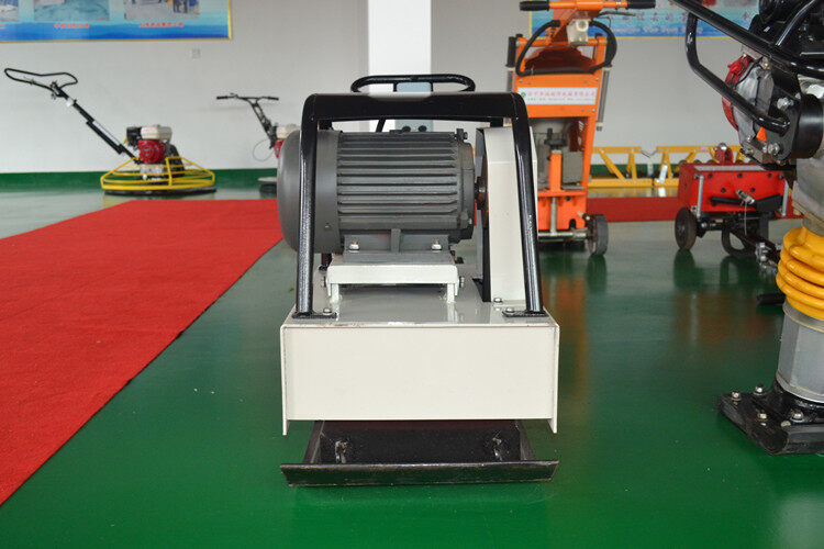 平板夯對(duì)于泥土壓實(shí)作用很大，沒人反駁吧？