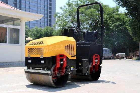 小壓路機(jī)兩種動力需求選擇，狹小的面積也可以